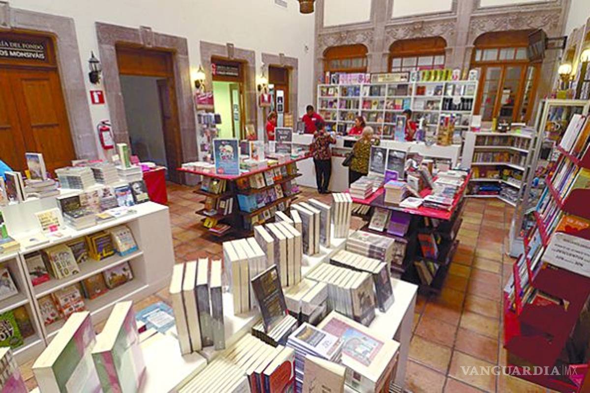 Gran venta de remate en la Librería del Fondo Carlos Monsiváis