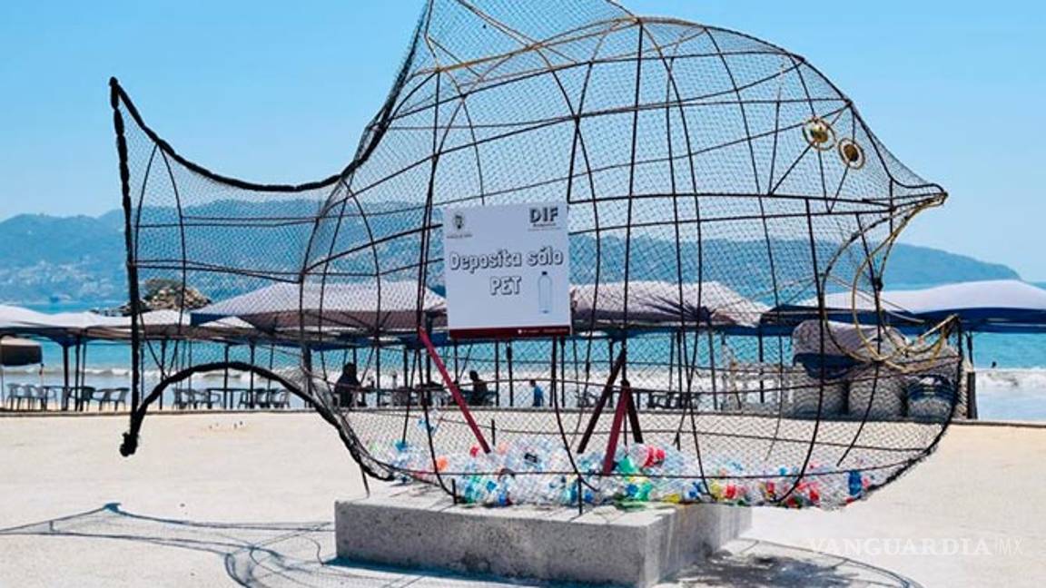 $!Con 'peces gigantes' combatirán contaminación marina en playas de México