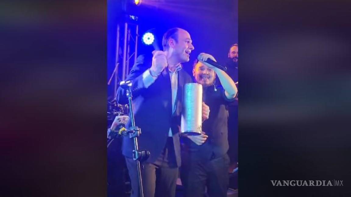 Coahuila: sorprende Jericó Abramo Masso como músico; comparte video y se viraliza en redes