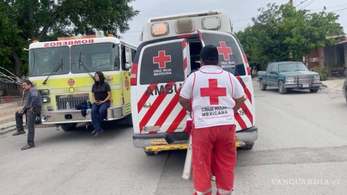 Sabinas: Dos familias se quedan sin patrimonio en incendio; bombero descubre que era casa de su abuela