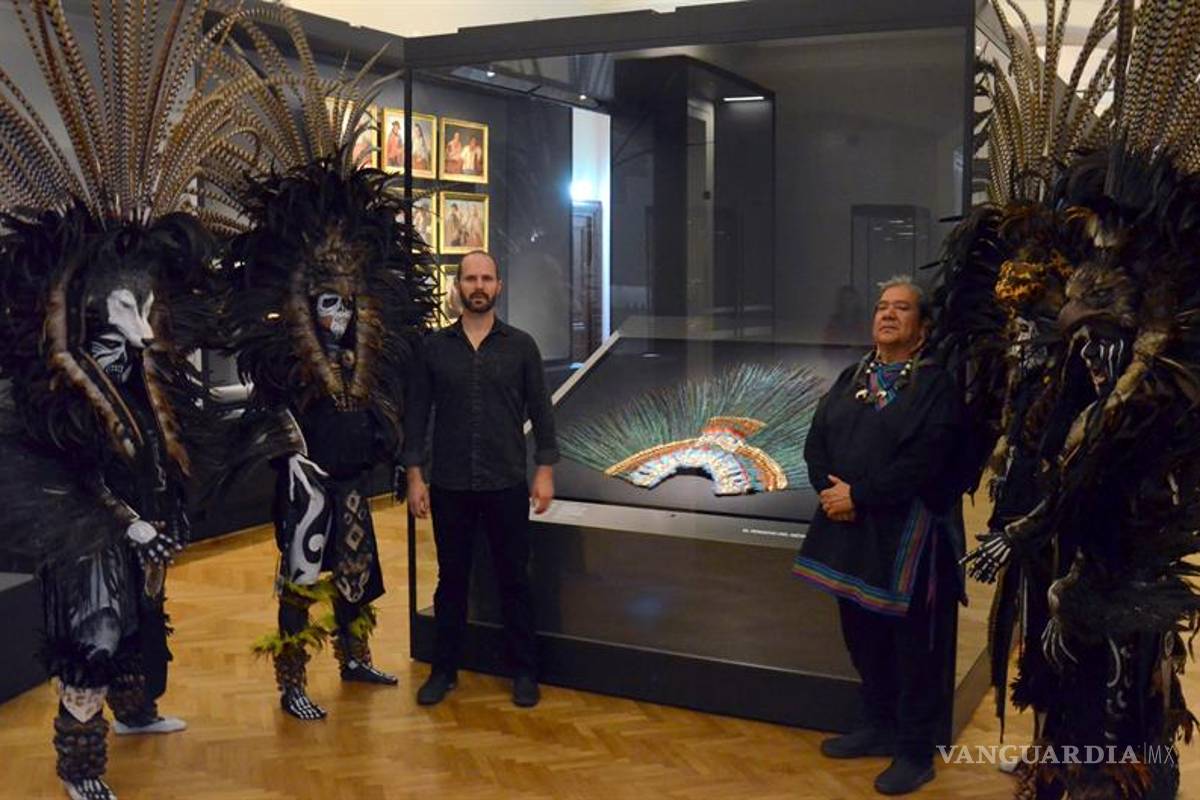 Después de tres años, el Penacho de Moctezuma se exhibe en el Weltmuseum de Viena