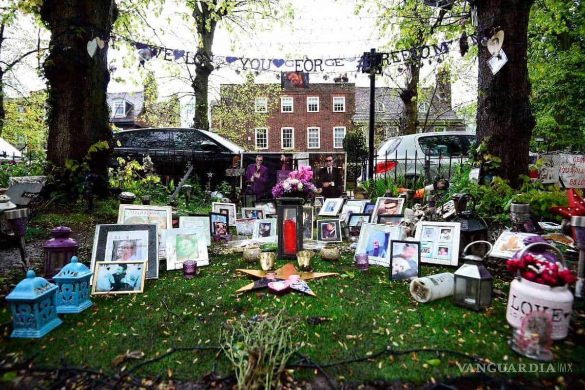 Familia de George Michael pide a fans que retiren ofrendas