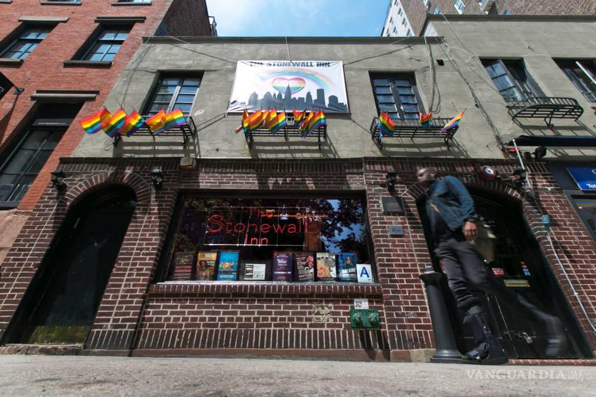 Declara Obama monumento nacional al bar gay “Stonewall Inn”
