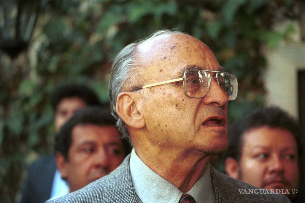 ‘Matan’ en redes sociales al expresidente Luis Echeverría