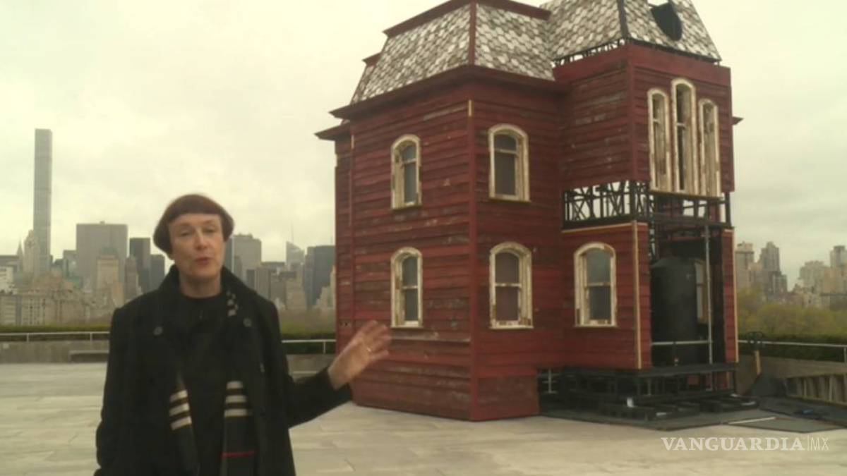 La casa de “Psicosis” corona la azotea del Metropolitan Museum