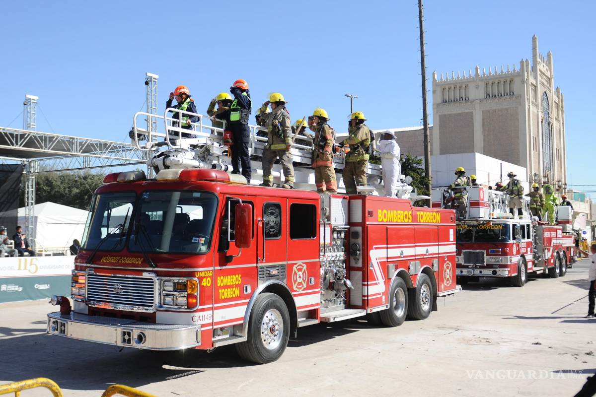 $!Unidades de emergencia mostraron su equipamiento ante el público.