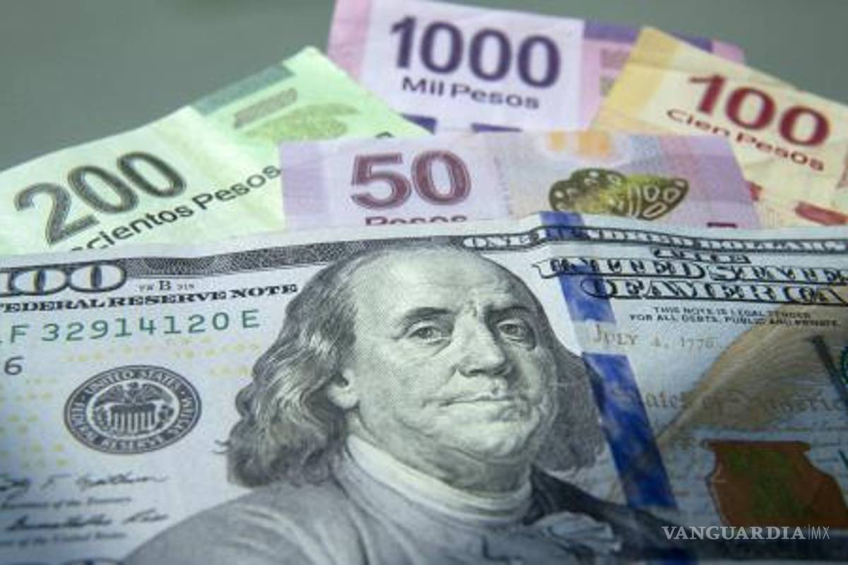 Dólar llega a máximo histórico de 22 pesos en bancos