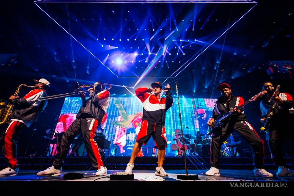 Bruno Mars ofreció un concierto estelar antes del Super Bowl