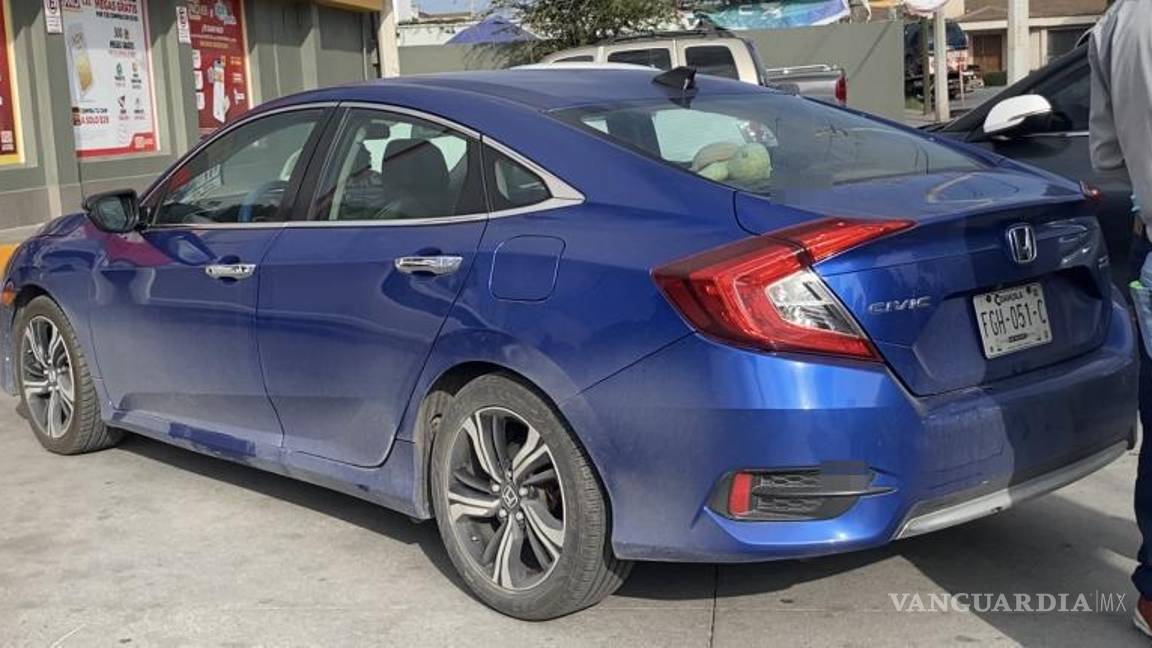 $!Agentes de Tránsito Municipal supervisaron el retiro de los vehículos y el restablecimiento del tráfico.