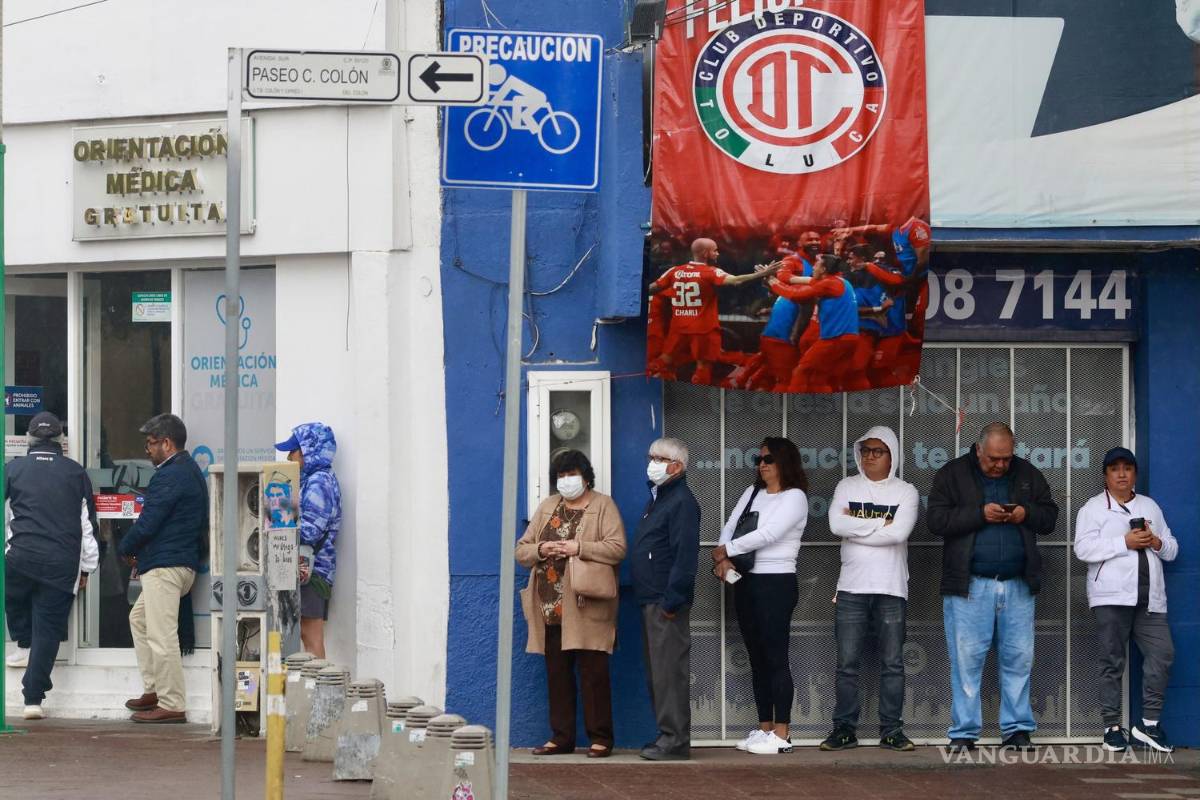 Revelan que seis de cada diez personas acuden a médicos privados y de farmacias