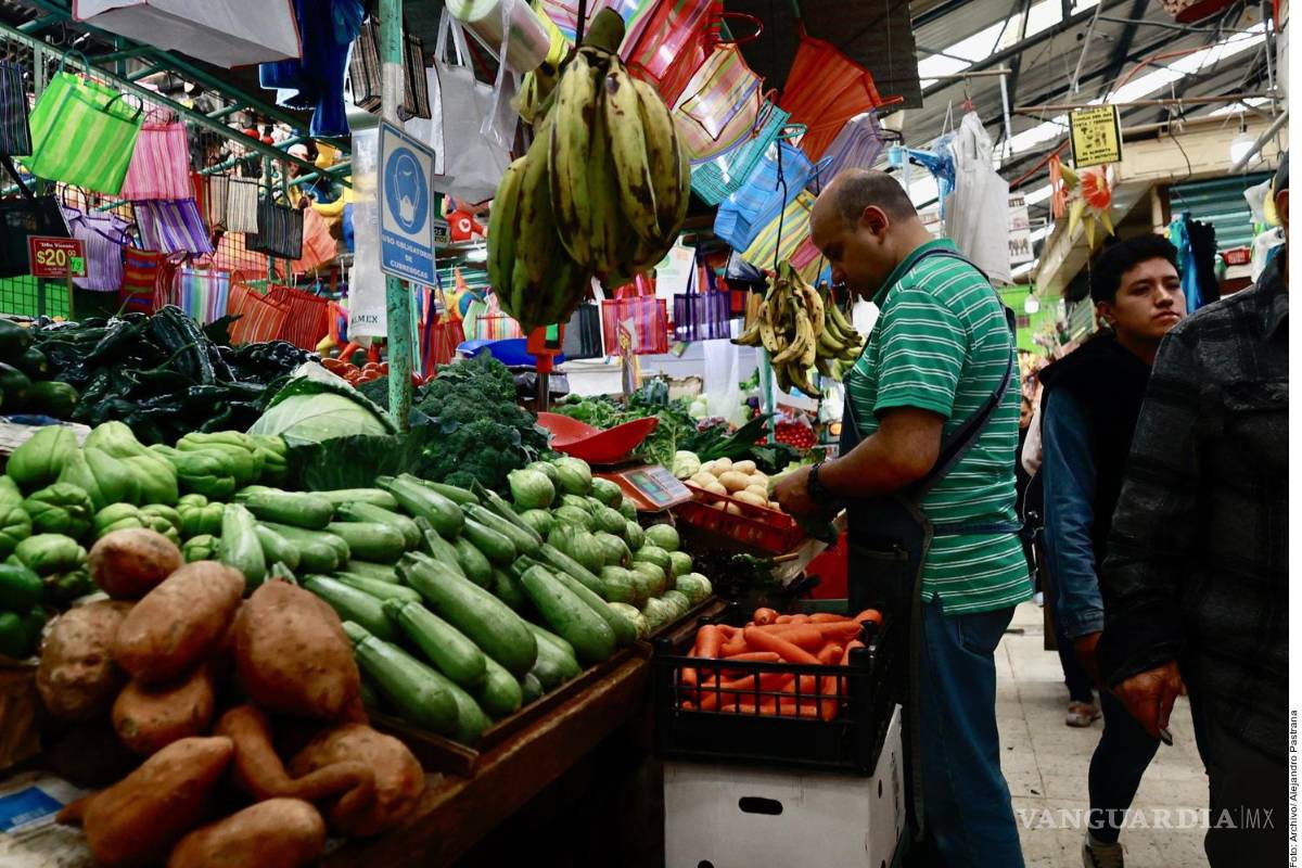 Pide Sheinbaum a IP a aumentar el salario mínimo