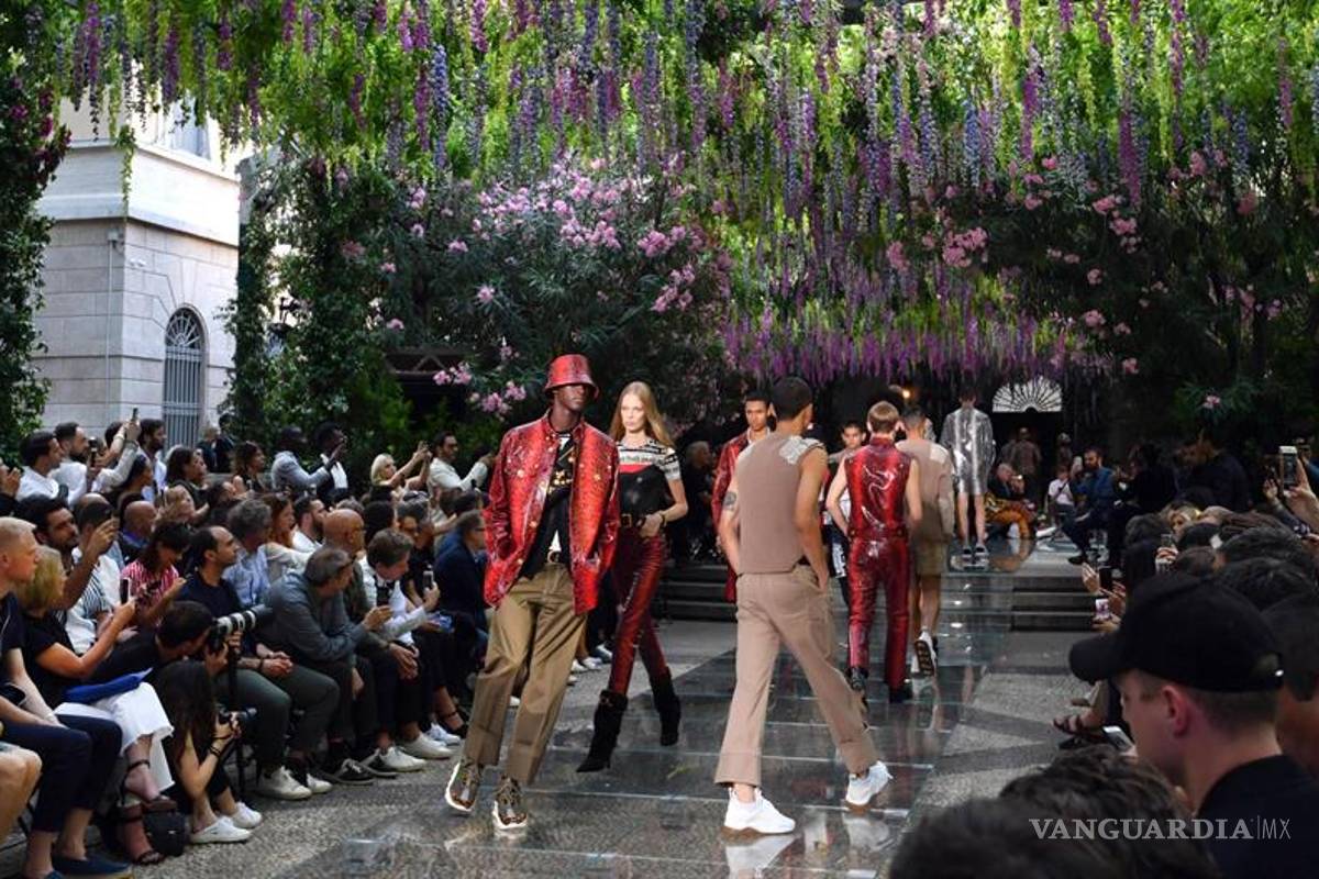 Prada propone bermudas y gorros de montaña para su verano frío y remoto