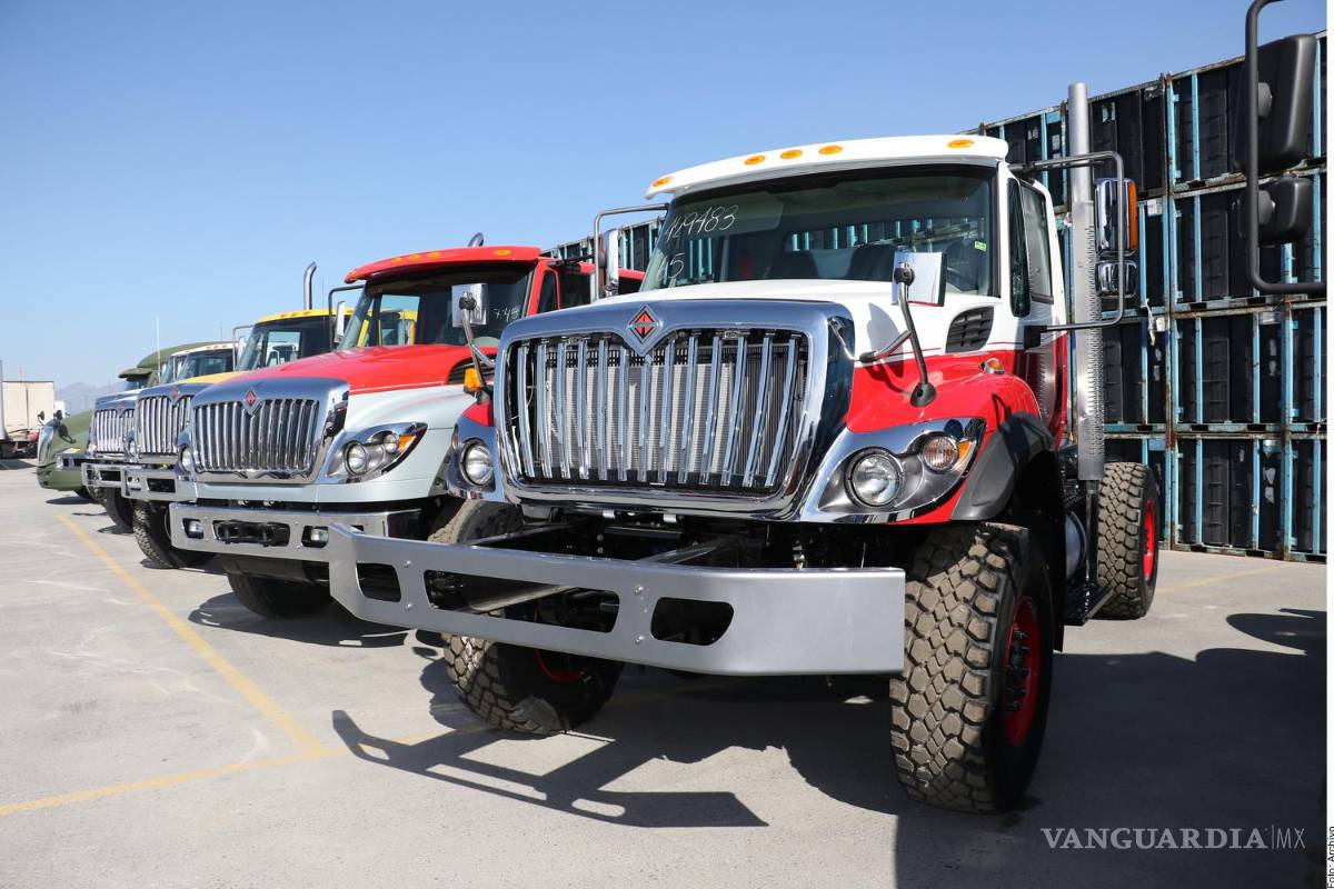 Descienden 22% ventas de camiones al extranjero