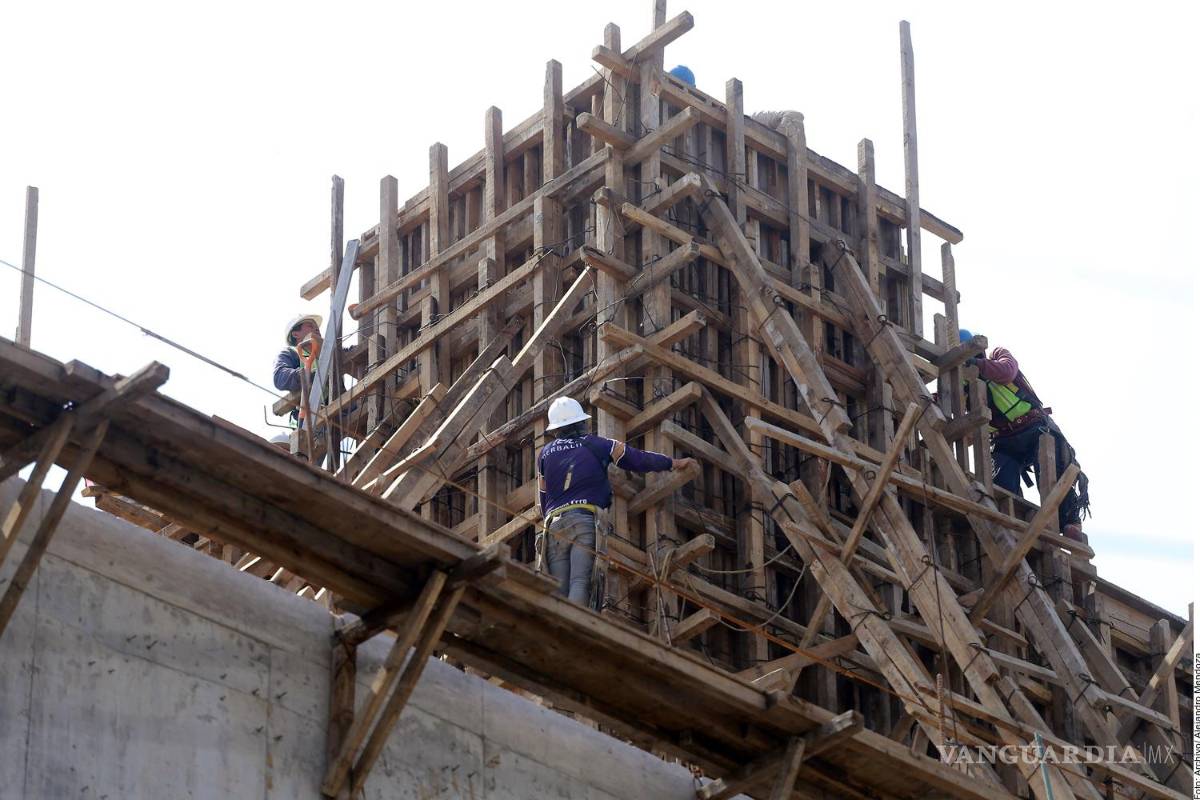 Golpean a vivienda en EU aranceles y deportaciones de Trump