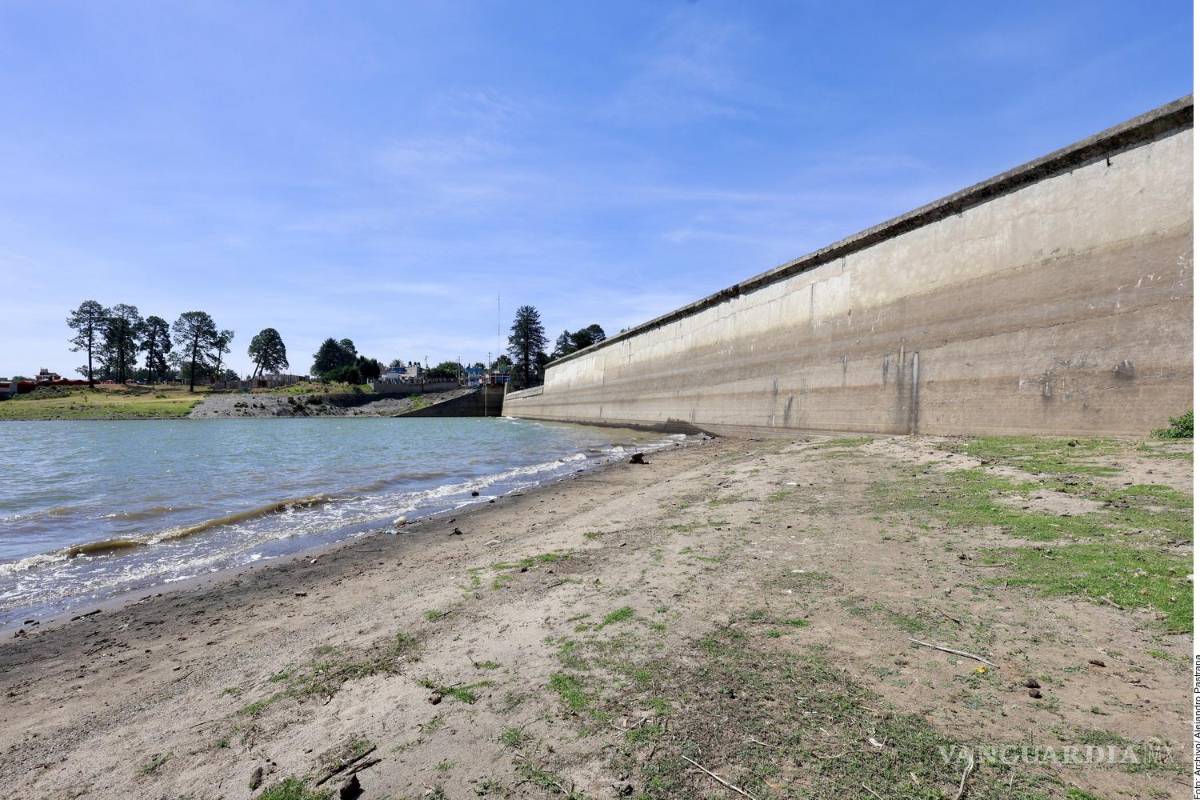 ‘Se evaporan’ presas agrícolas en el norte por severa sequía