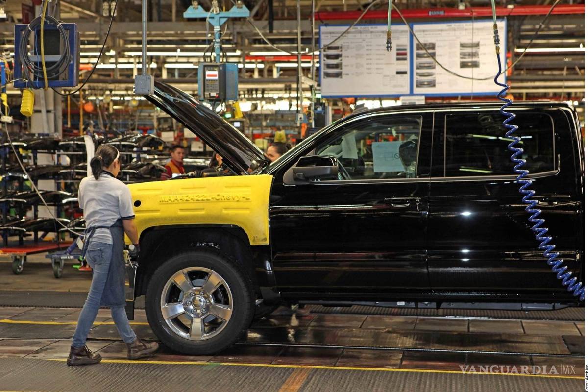 Planea Trump eximir de arancel a las autopartes de China