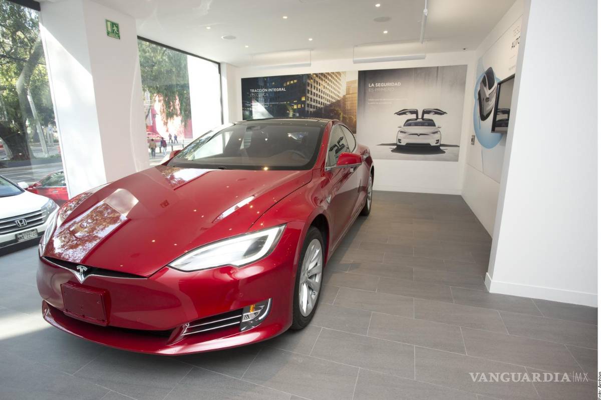 Ganan trabajadores de Tesla hasta 6 mil dólares al mes en EU