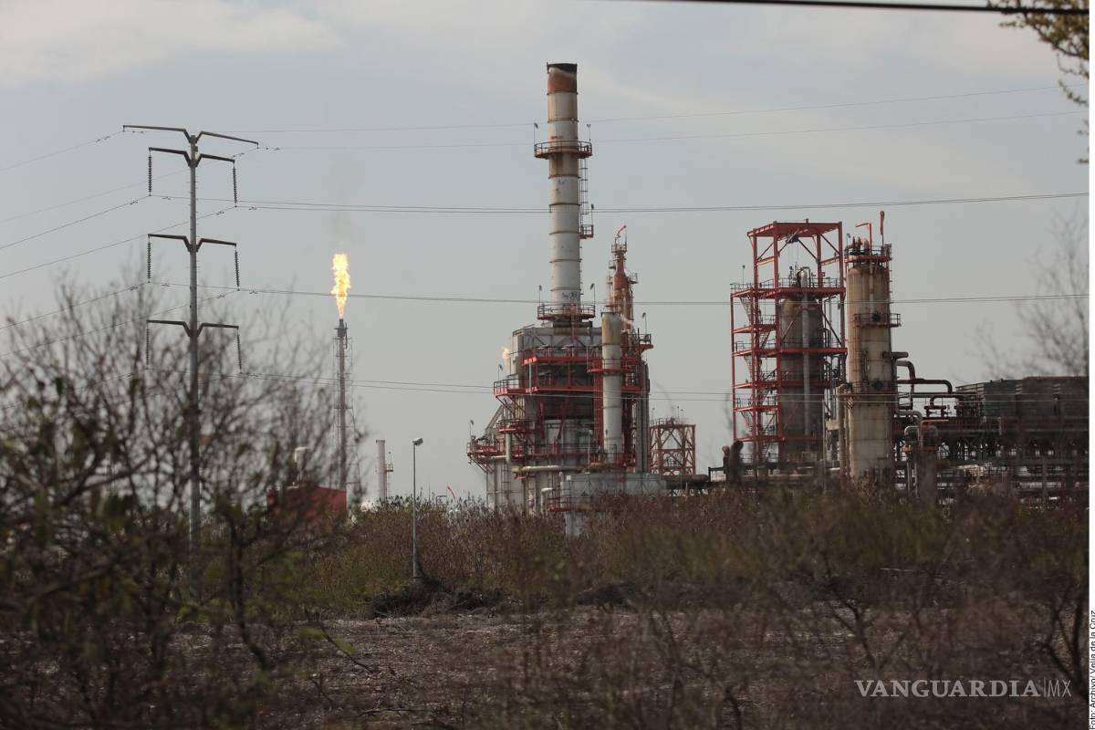 Meta de producción de crudo de 2 millones de barriles está muy lejos de cumplirse