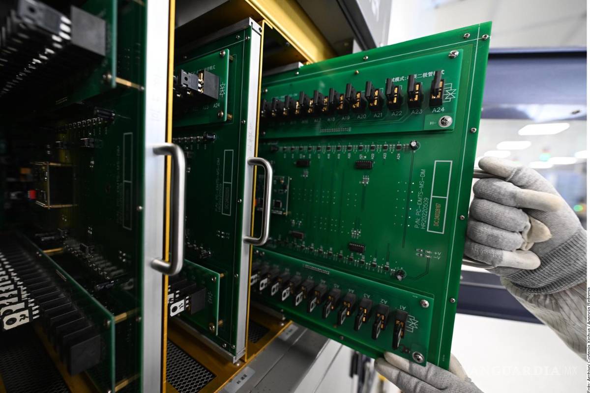 Prevén armadoras crisis de chips por tensiones geopolíticas entre China y Estados Unidos