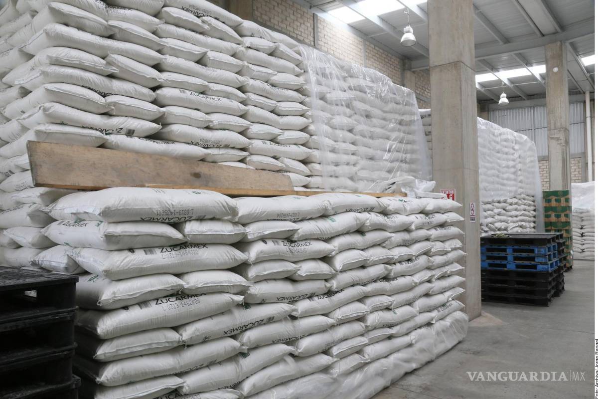 Gobierno de Sheinbaum impone arancel a importación de azúcar del 210%