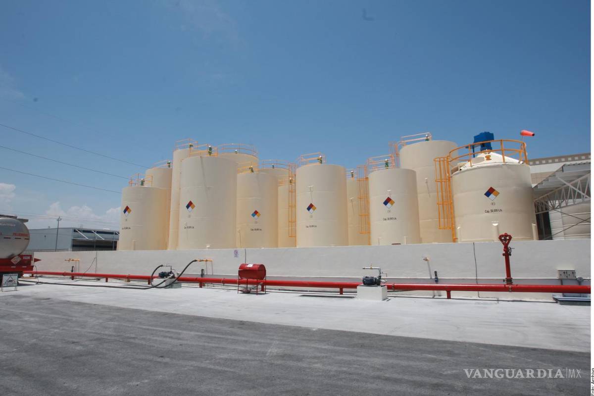 Congelan cuentas a empresa por surtir precursores químicos al crimen organizado