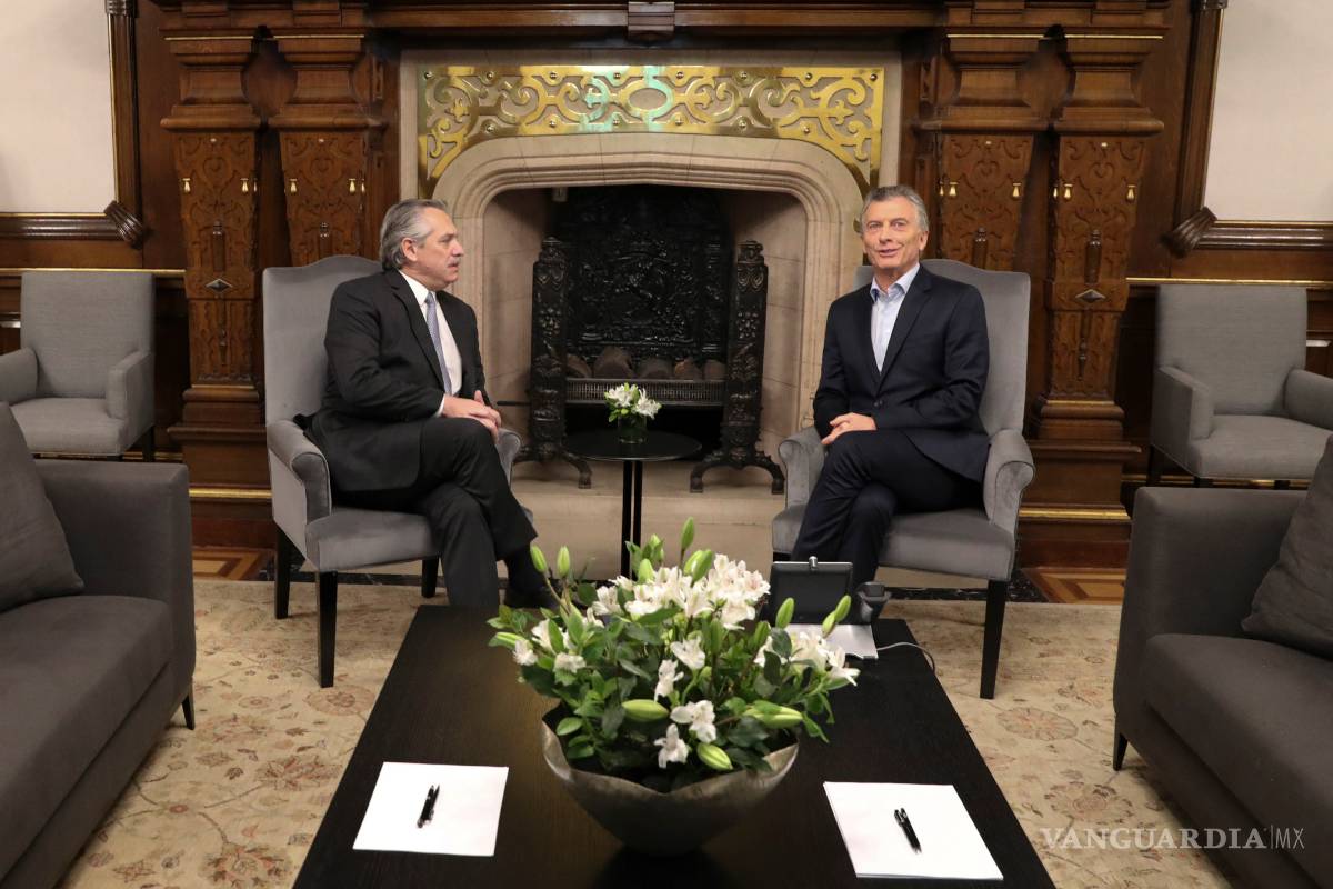 Macri y Fernández dan comienzo al proceso de transición de mando en Argentina; mercados están inquietos