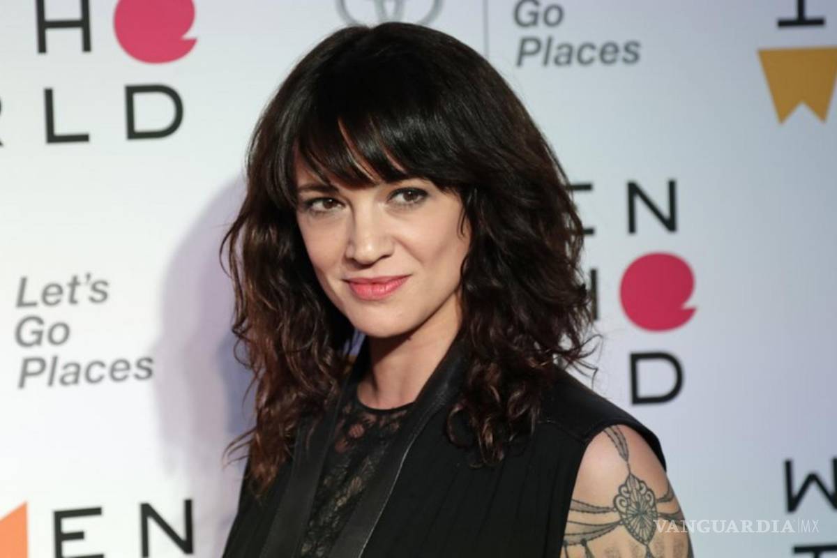 Asia Argento lanza el single “I’m Broken” cuya portada es una ilustración Frida Kahlo