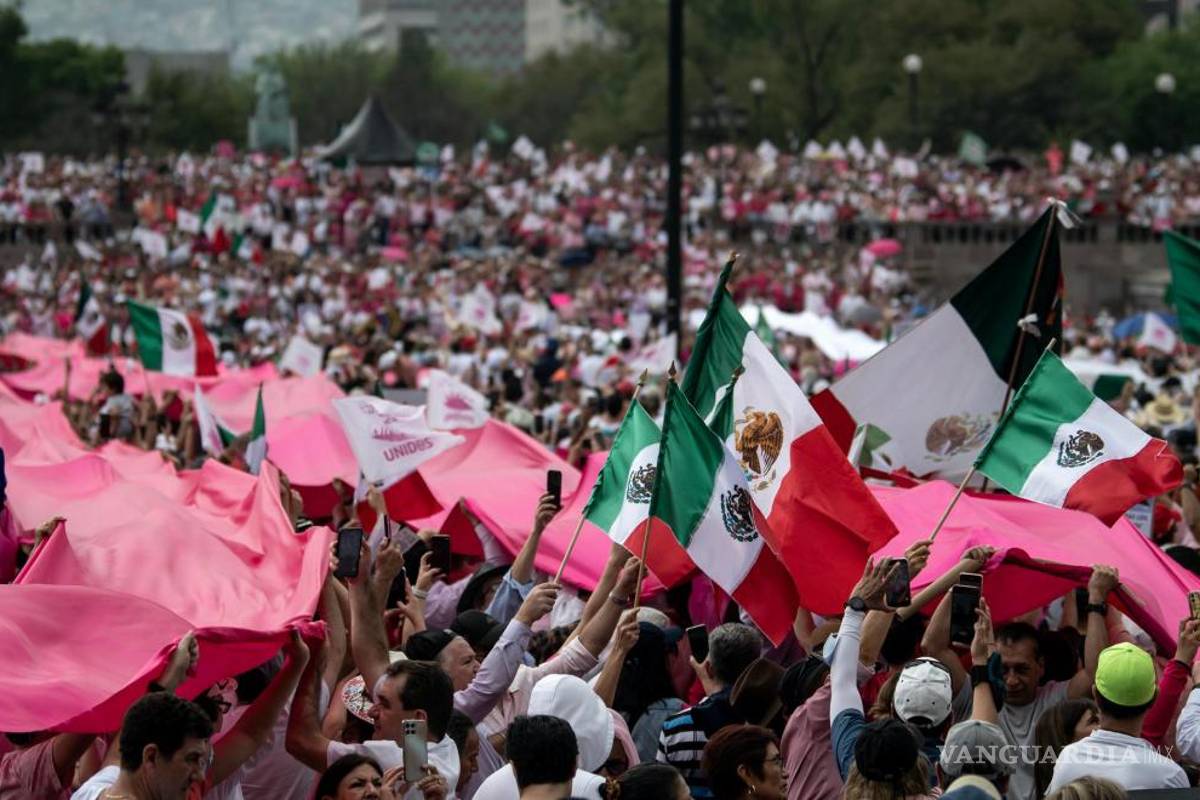 Así toman las calles y plazas miles de mexicanos para defender al INE (Fotos)