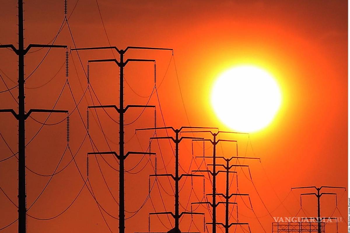 Aumenta CFE 35% su deuda con proveedores