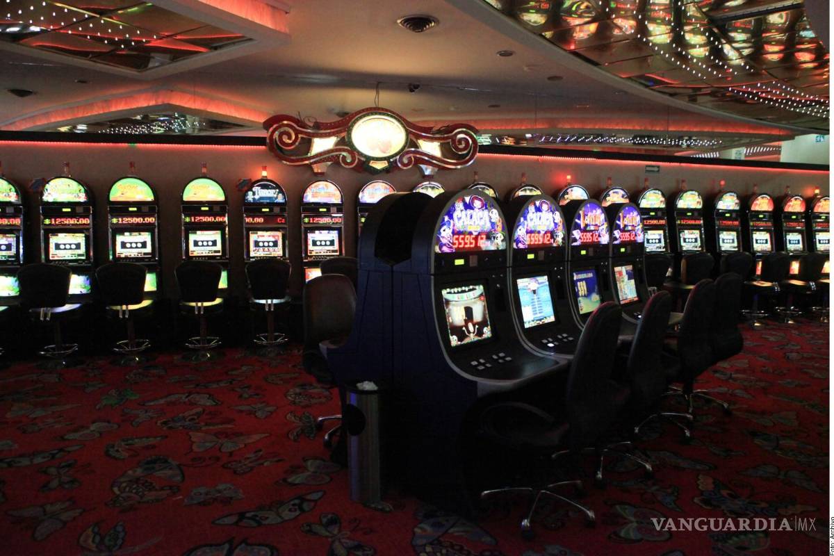 Gobierno de AMLO busca prohibir máquinas tragamonedas en casinos