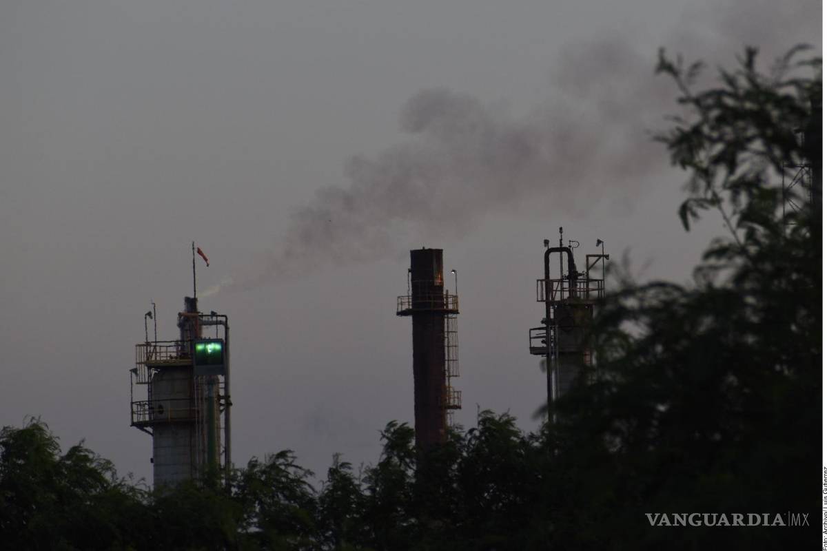 Rechazan refinerías estadounidenses ¡por agua! a petróleo mexicano