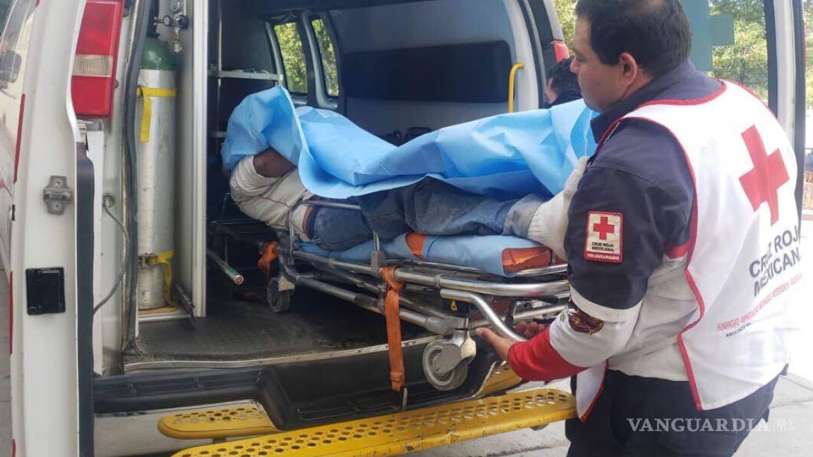 Hombre se fractura el cráneo tras volcadura en la Saltillo-Torreón