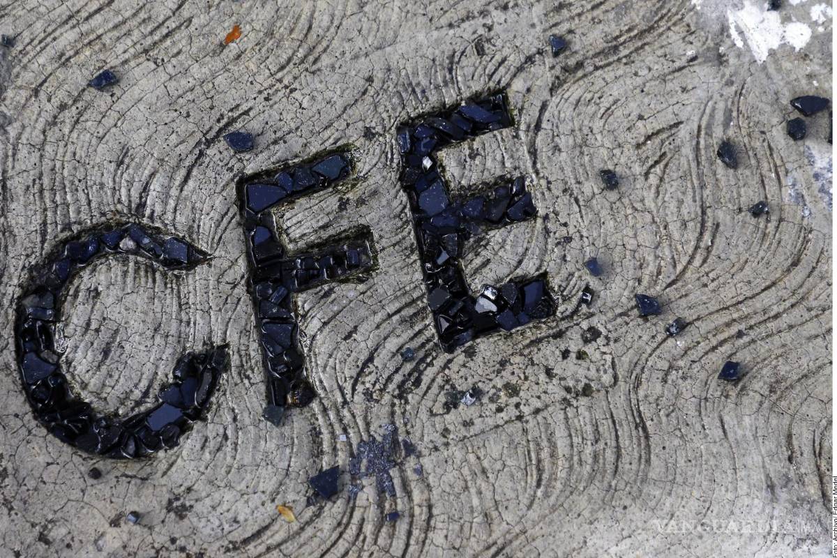 Se retrasa la CFE en plan de inversiones en generación y distribución