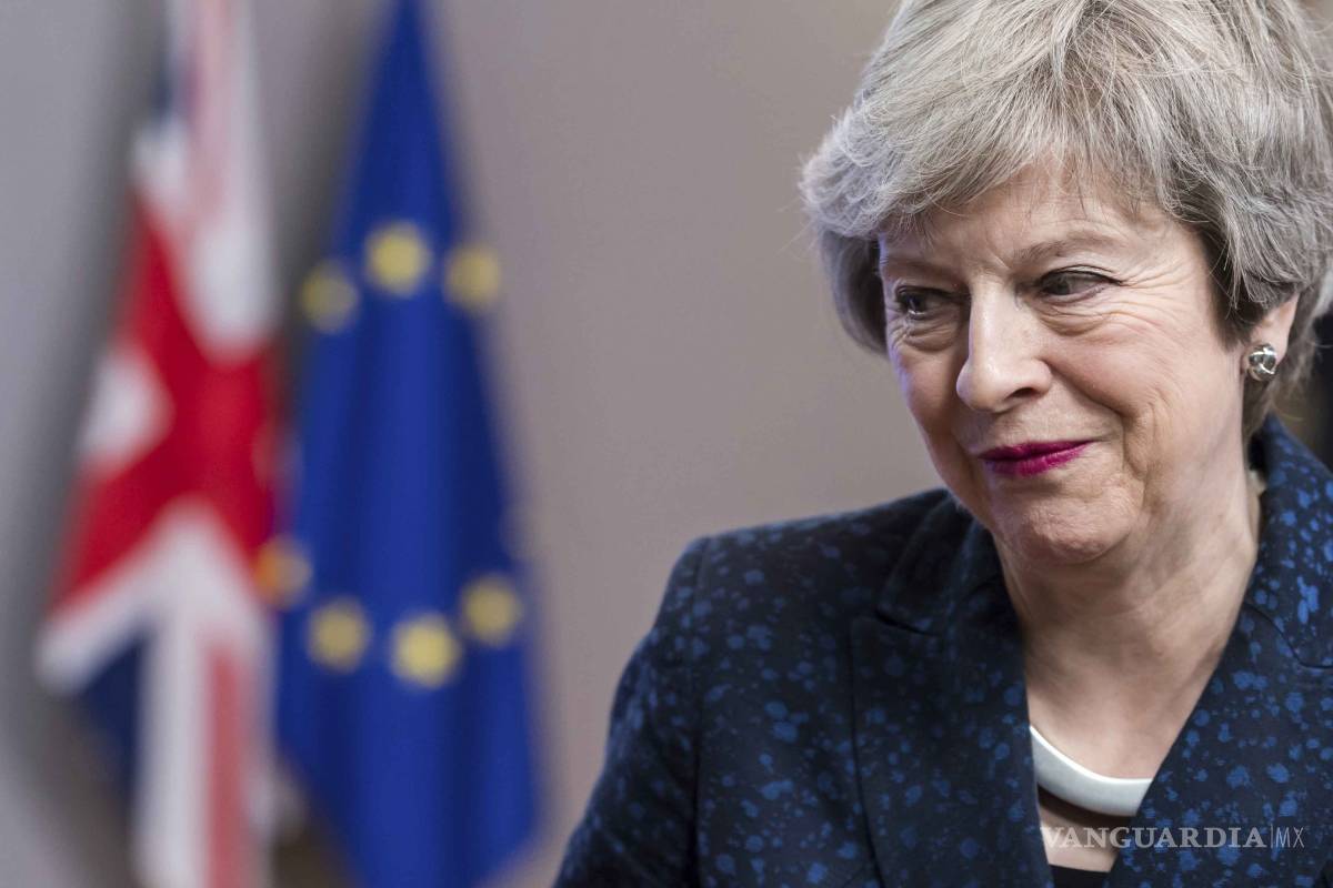 Theresa May pide a legisladores más tiempo para pacto del 'Brexit'