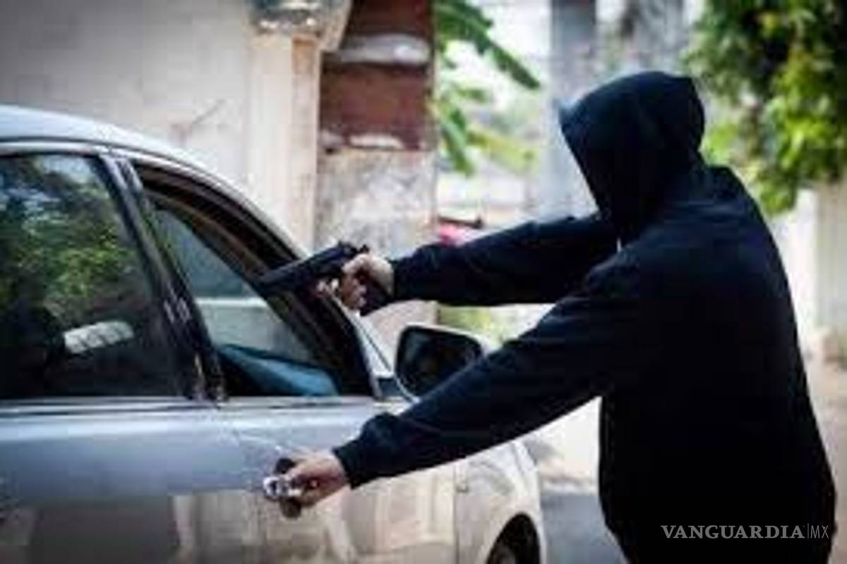 Sujetos armados despojan a hombre de su camioneta en Torreón