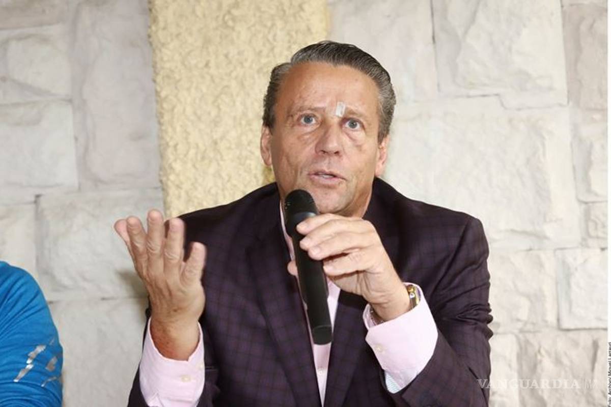'Vienen a robar cosas'... Alfredo Adame desconoce a sus hijos y los llama ladrones (video)