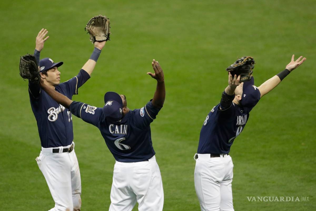 Milwaukee toma la ventaja en la Serie Divisional ante Colorado