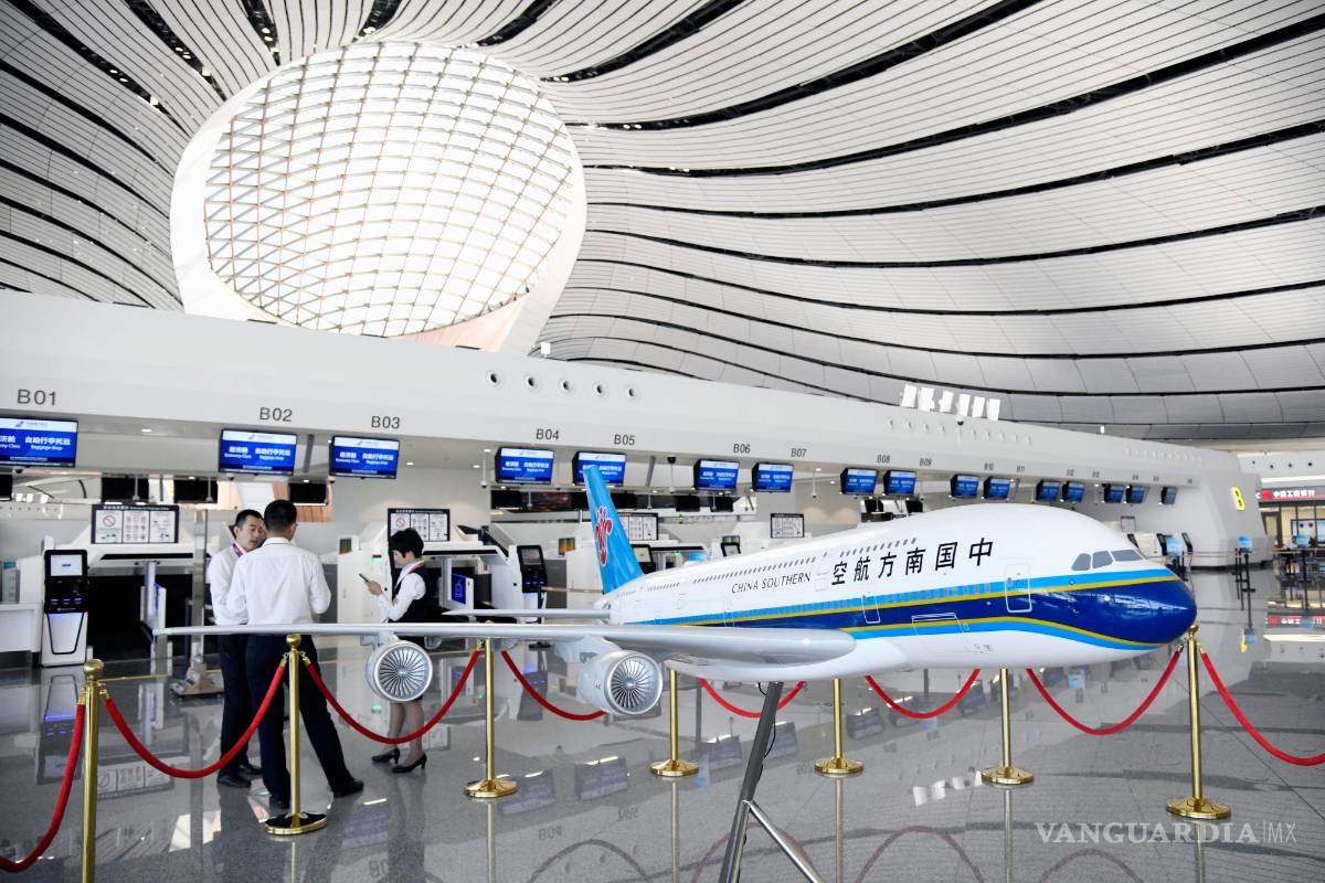 $!El Aeropuerto Internacional Daxing de Beijing tiene la mayor terminal del mundo