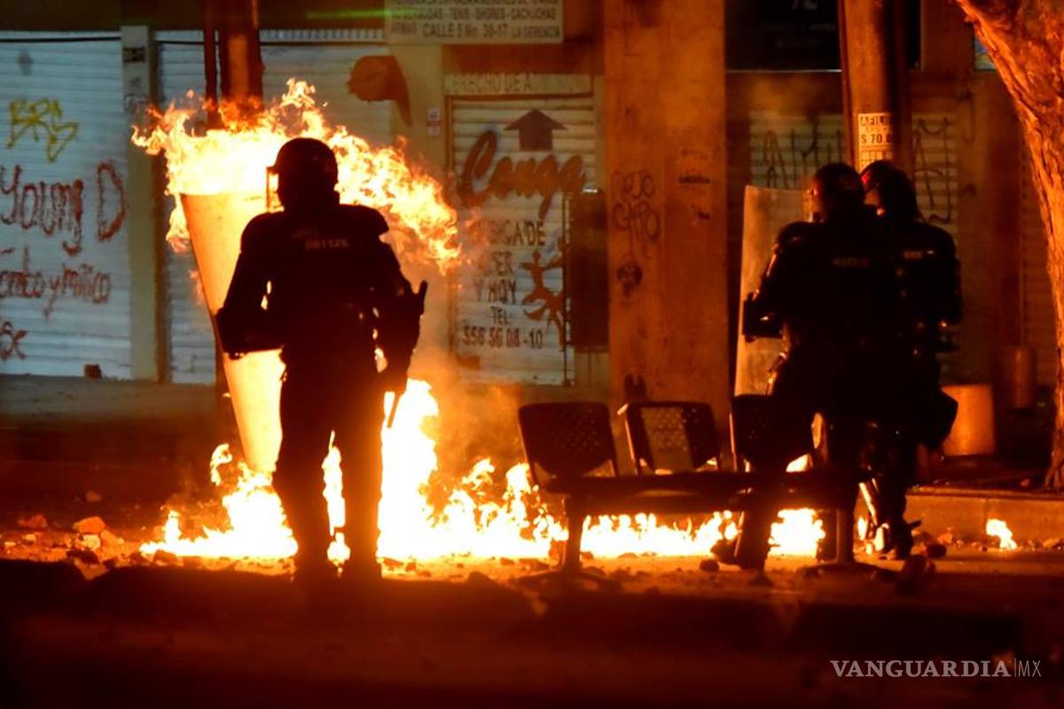 Colombia vive segunda noche de protestas violentas; hay 10 muertes reportadas en total