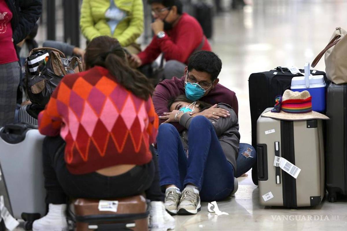 Mexicanos muestran su corazón a los turistas varados en Cancún por el coronavirus