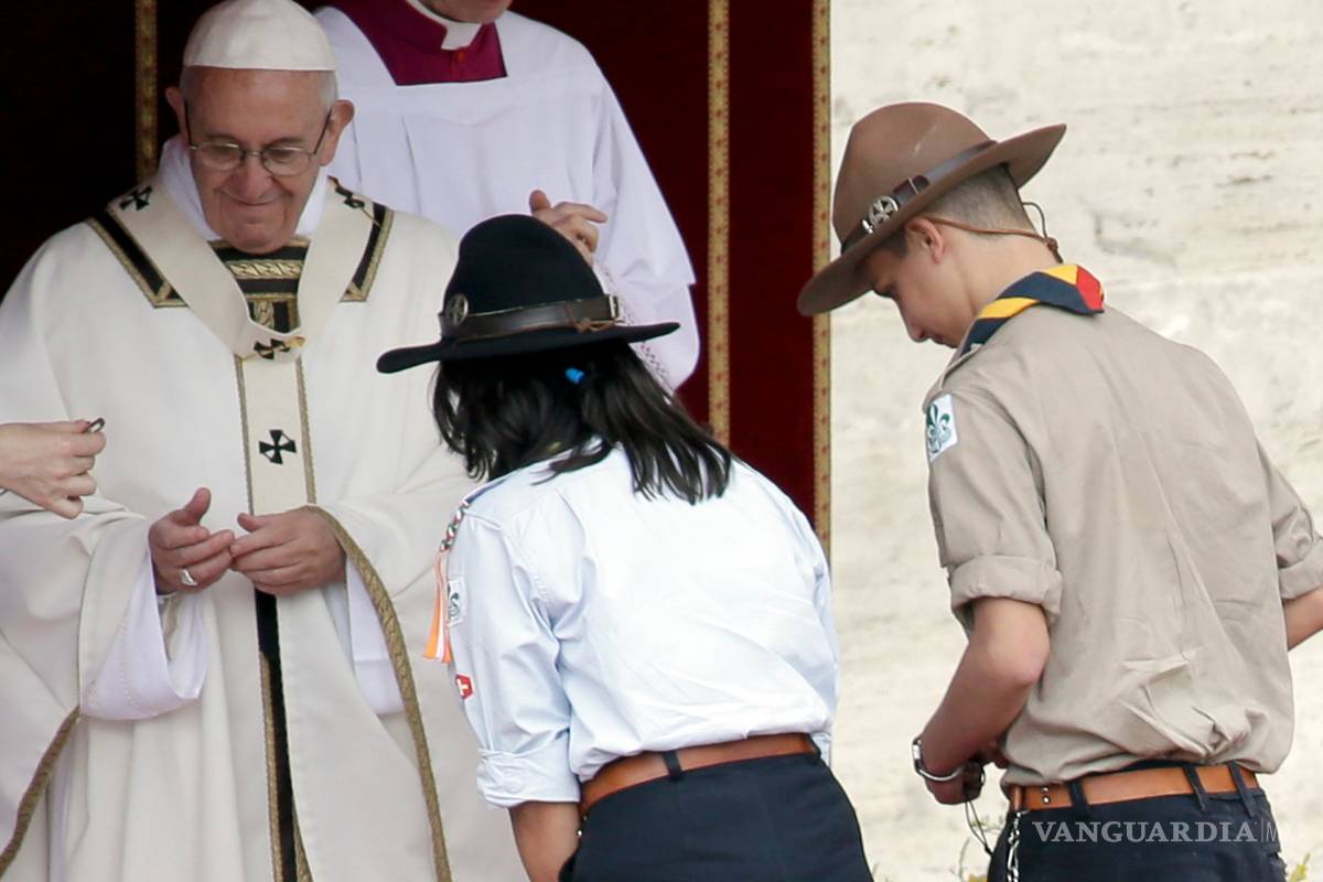La felicidad no se puede descargar como las apps: Papa Francisco