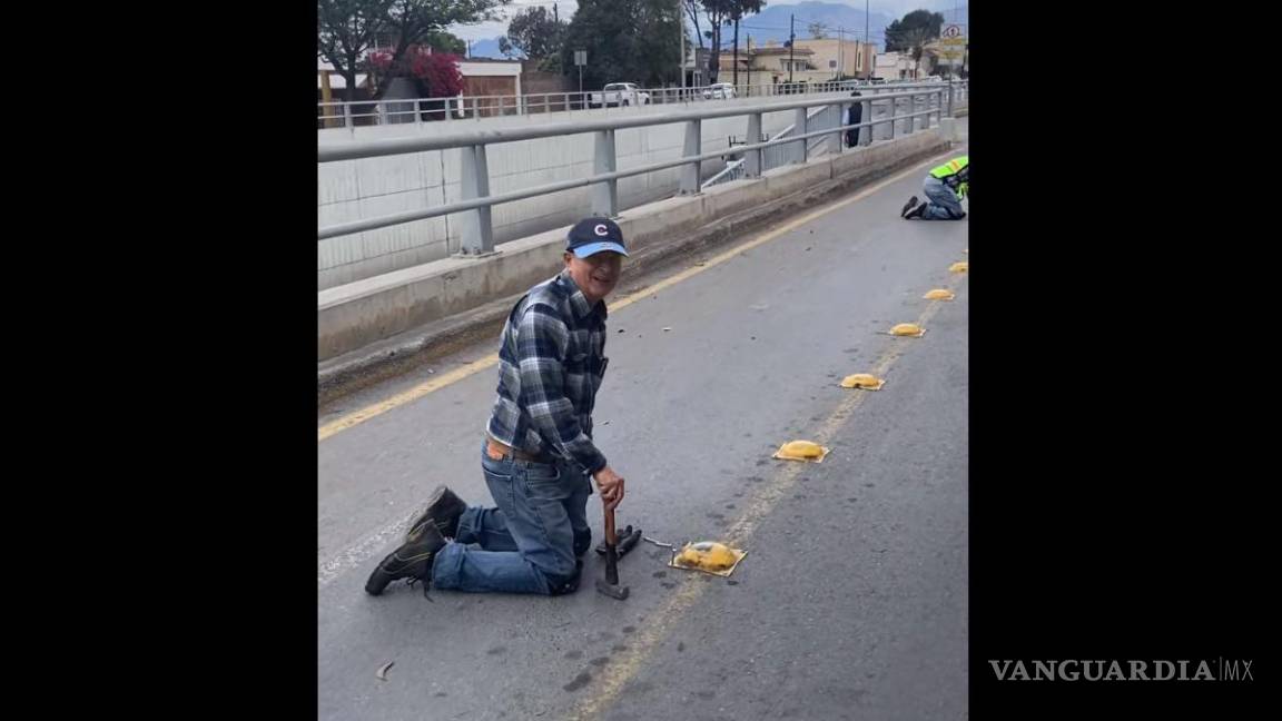 Rescatan ciudadanos ciclovía de Saltillo: colocan clavos faltantes a boyas que la delimitan