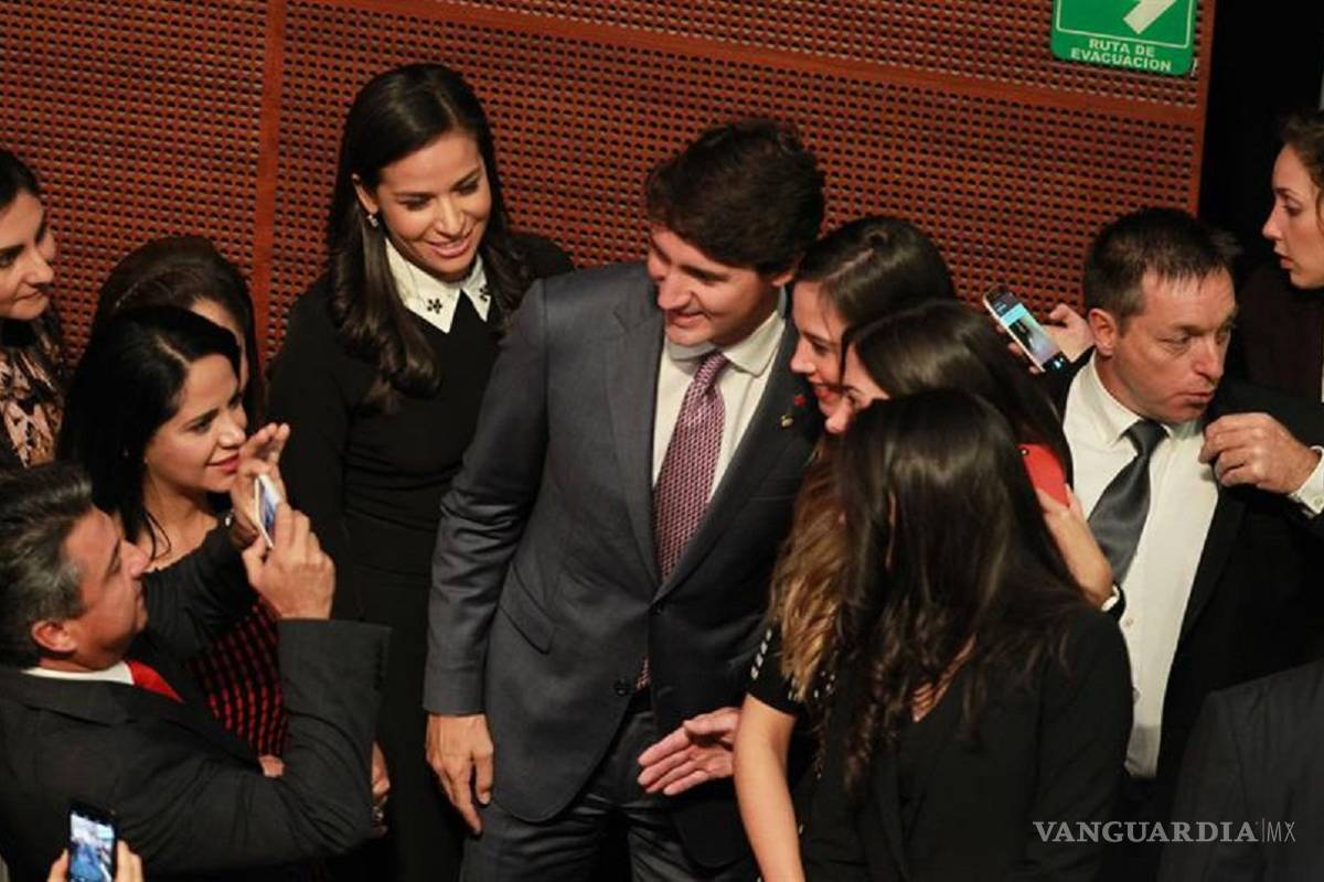 El primer ministro canadiense, acosado por legisladoras mexicanas