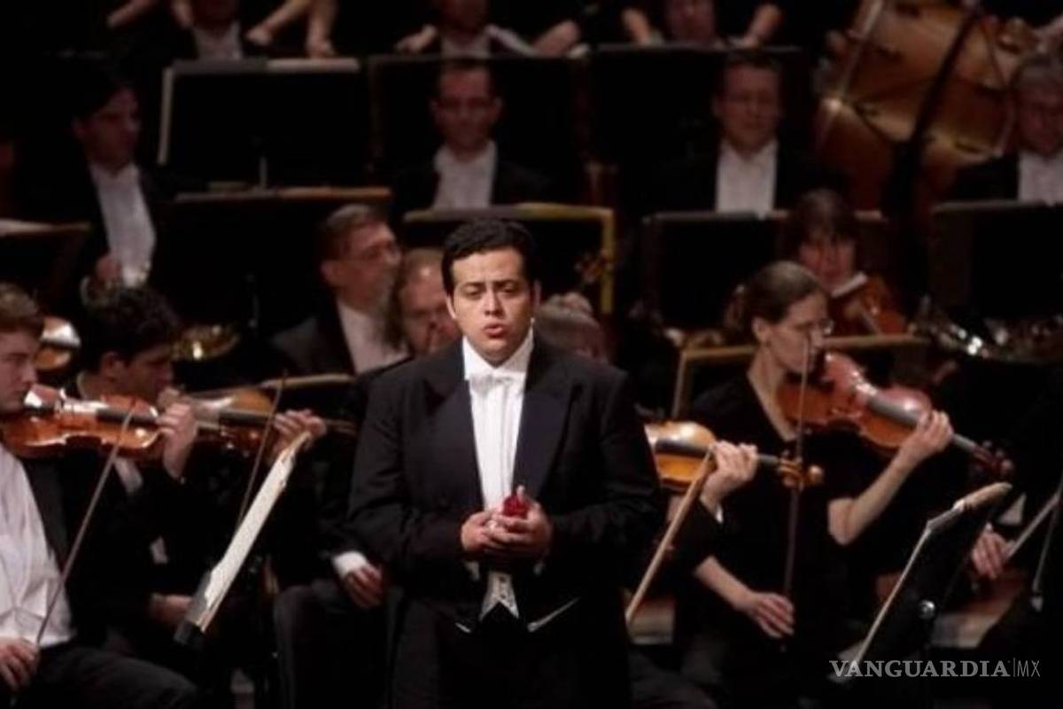 Tenor mexicano Joel Montero acerca al público a ópera con música pop