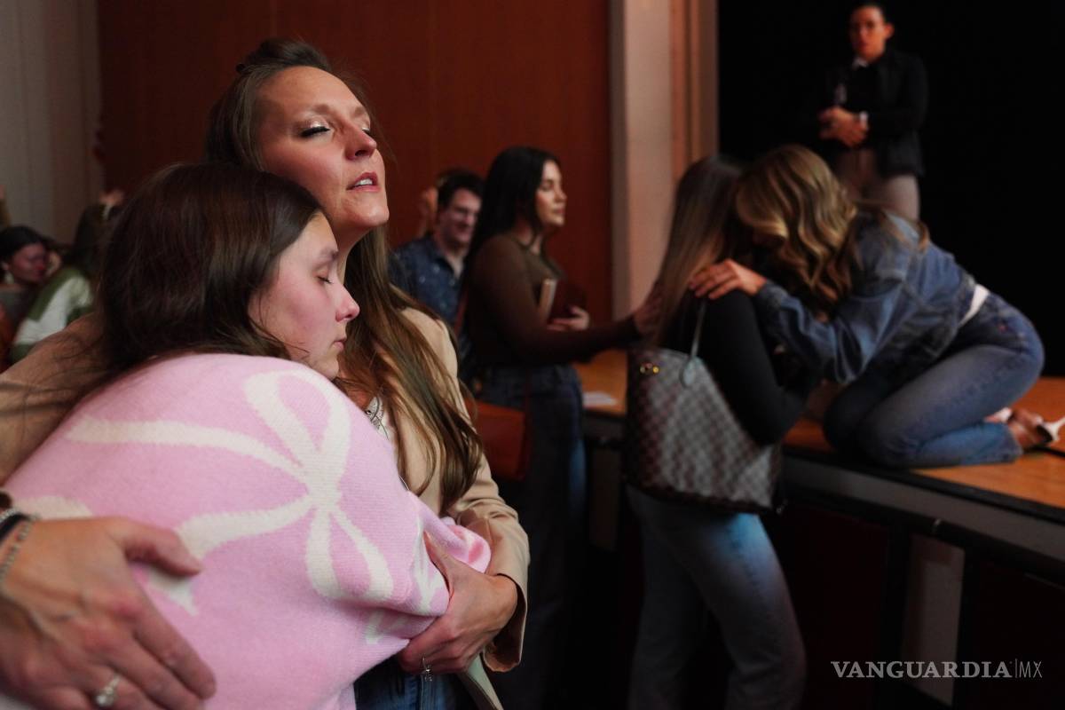 Influencers enseñan cristianismo en línea, y los jóvenes los escuchan