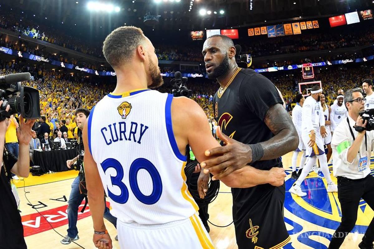 LeBron James cambiaría de equipo...¡a Golden State!