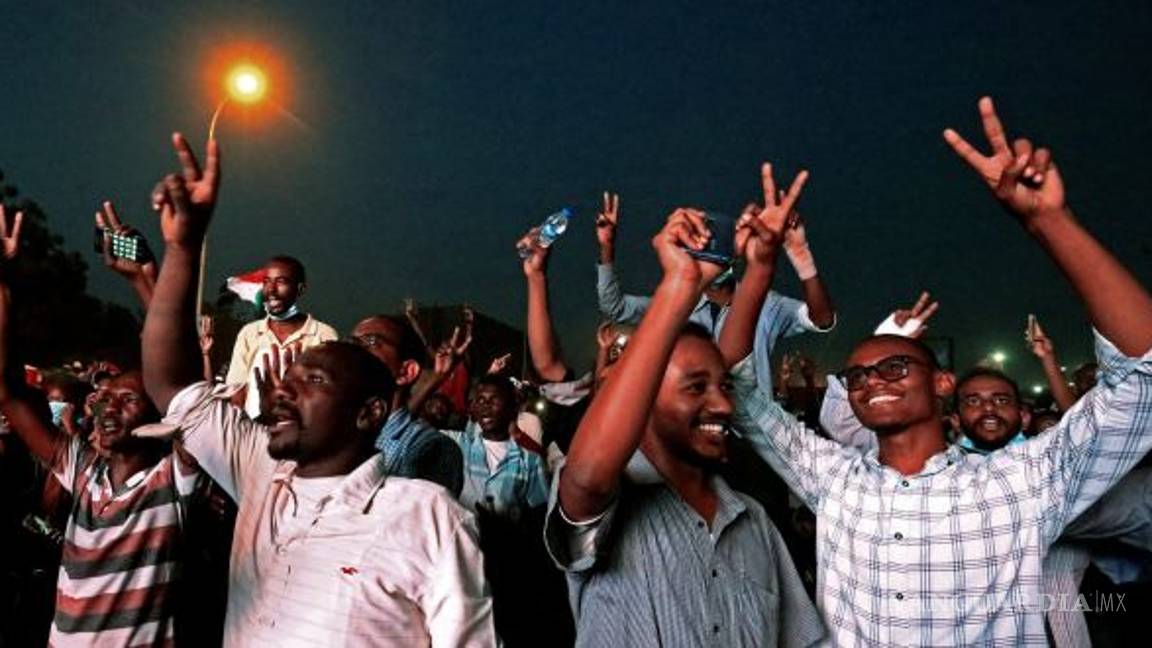 $!Tras violentas protestas, golpe militar derroca al presidente de Sudán