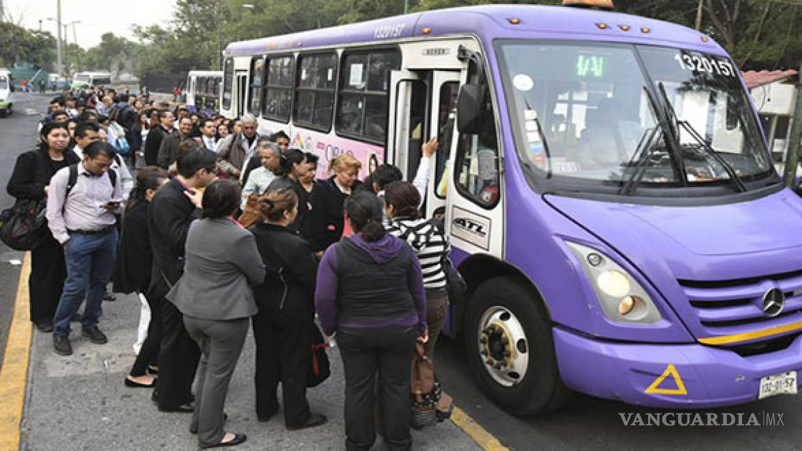 Aunque casi la mitad de los mexicanos se mueven por transporte público, se invierte muy poco en ello