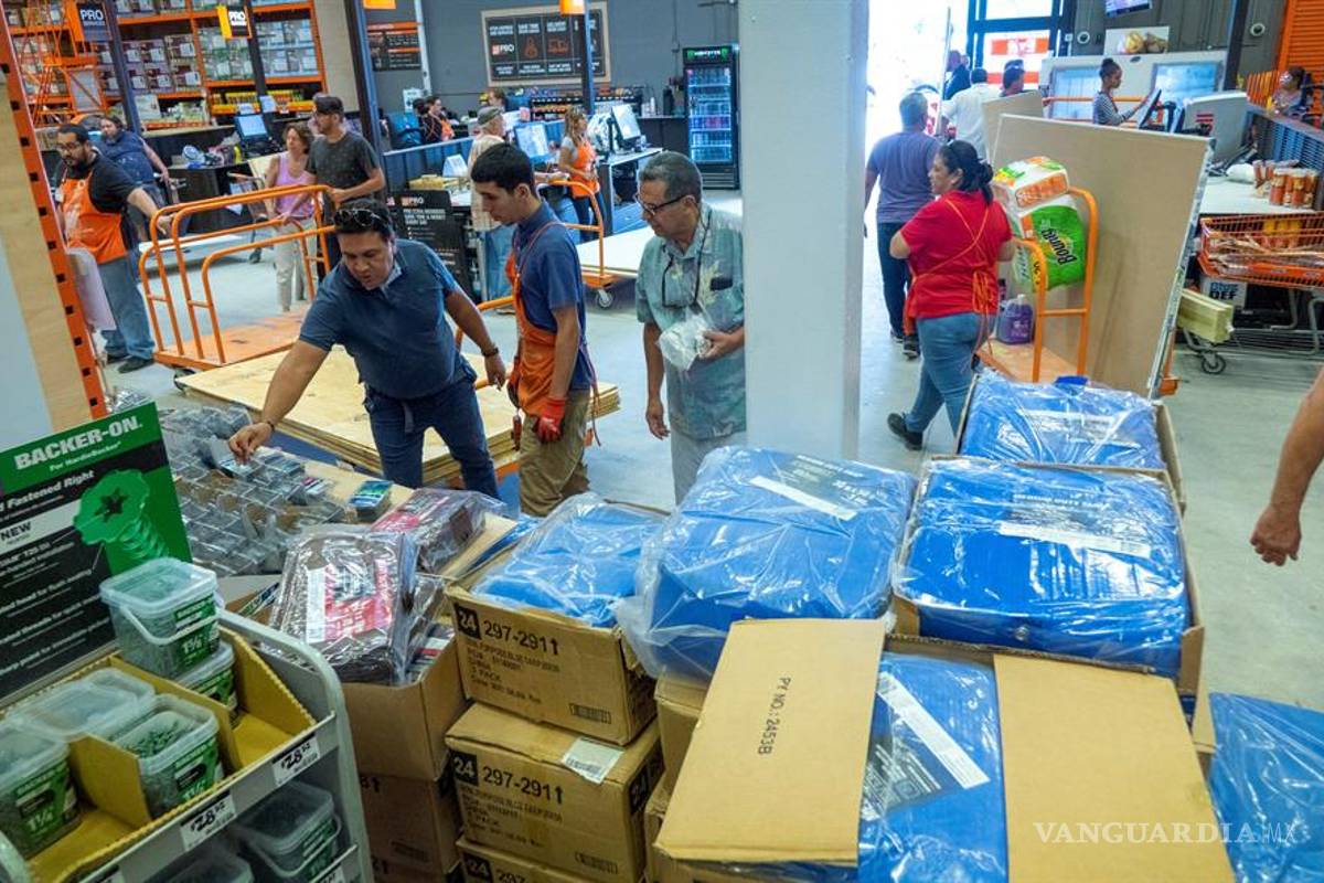 $!Florida espera con temor al "monstruo" Dorian que podría convertirse en huracán categoría 4 (fotogalería)