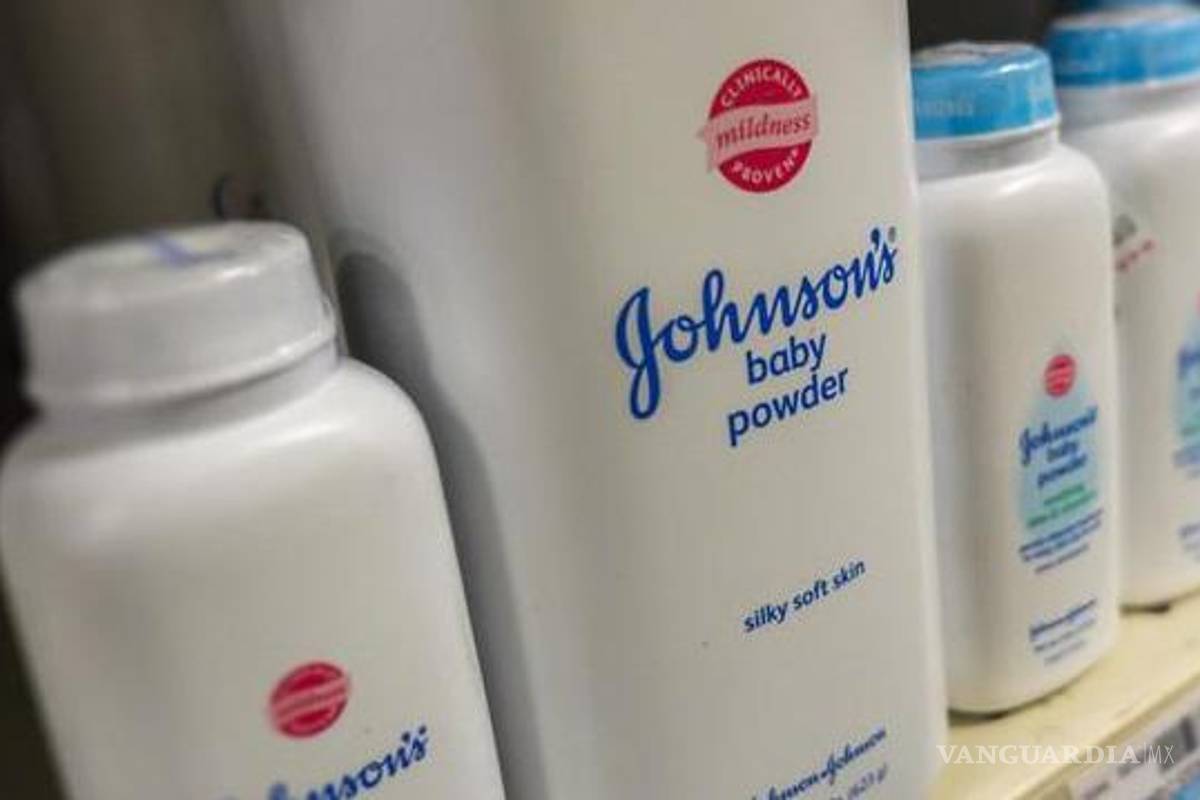 Johnson &amp; Johnson retira su polvo de talco del mercado mundial, pero rechaza que cause cáncer